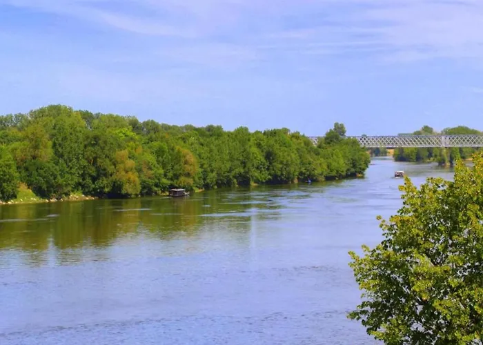 Romantic Loire Hideaway 別荘