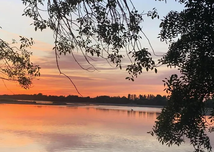 別荘 Romantic Loire Hideaway